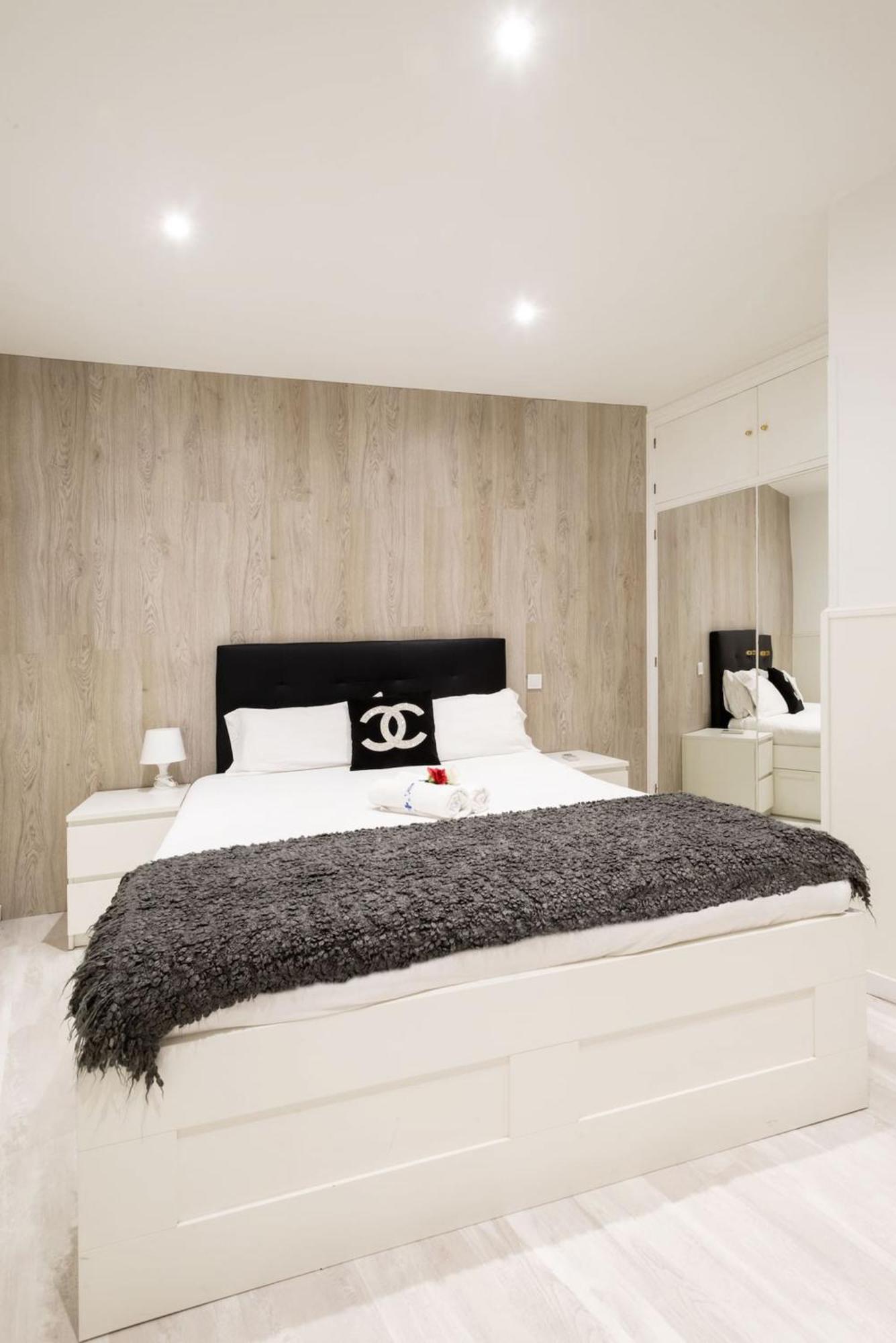 Apartamentos Day Madrid Tribunal Centro Gran Via Sol 외부 사진