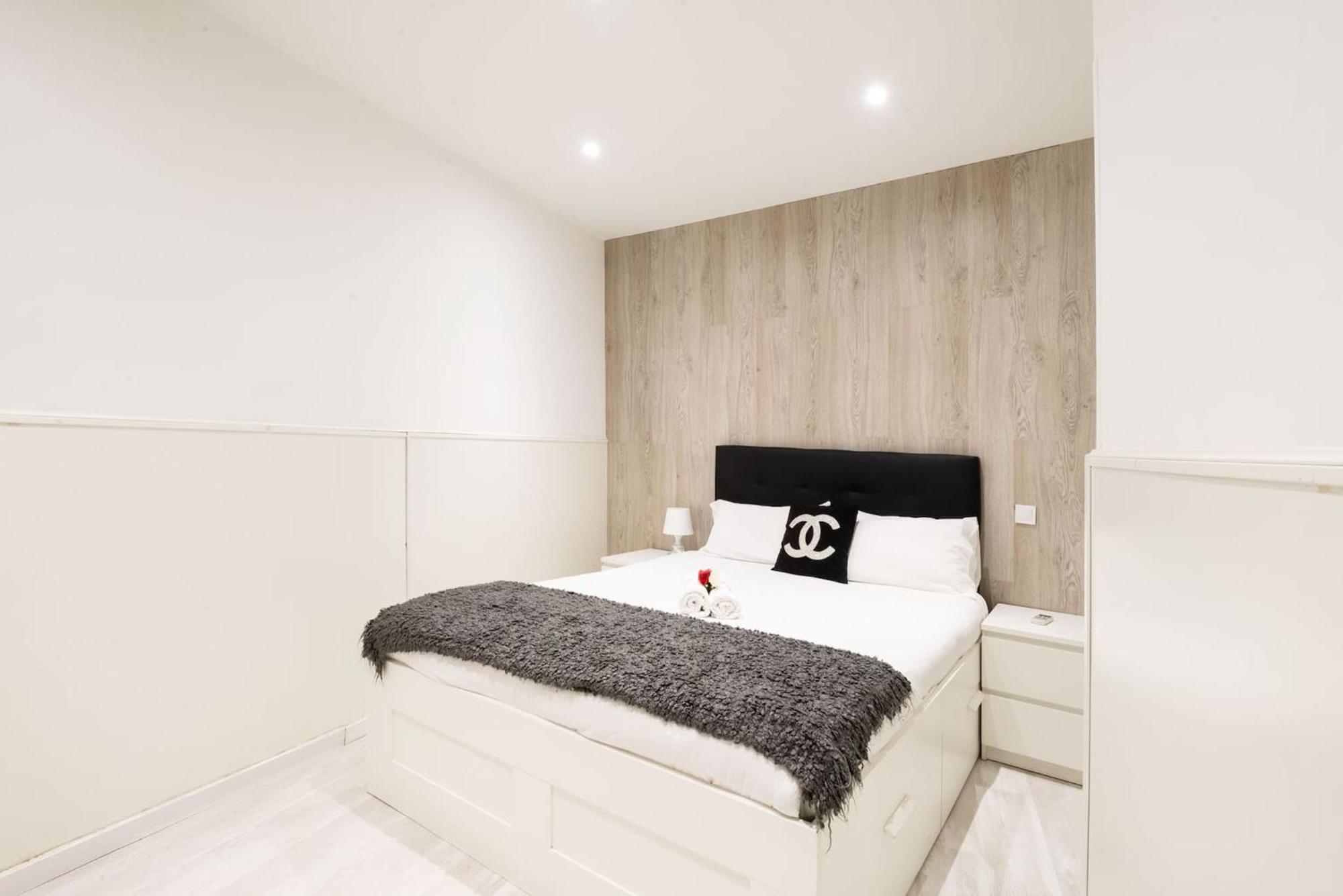 Apartamentos Day Madrid Tribunal Centro Gran Via Sol 외부 사진