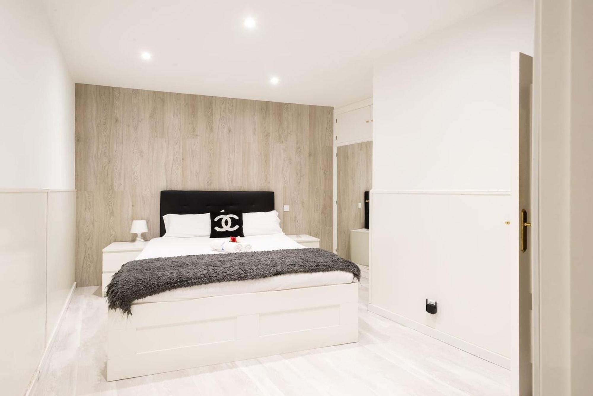 Apartamentos Day Madrid Tribunal Centro Gran Via Sol 외부 사진