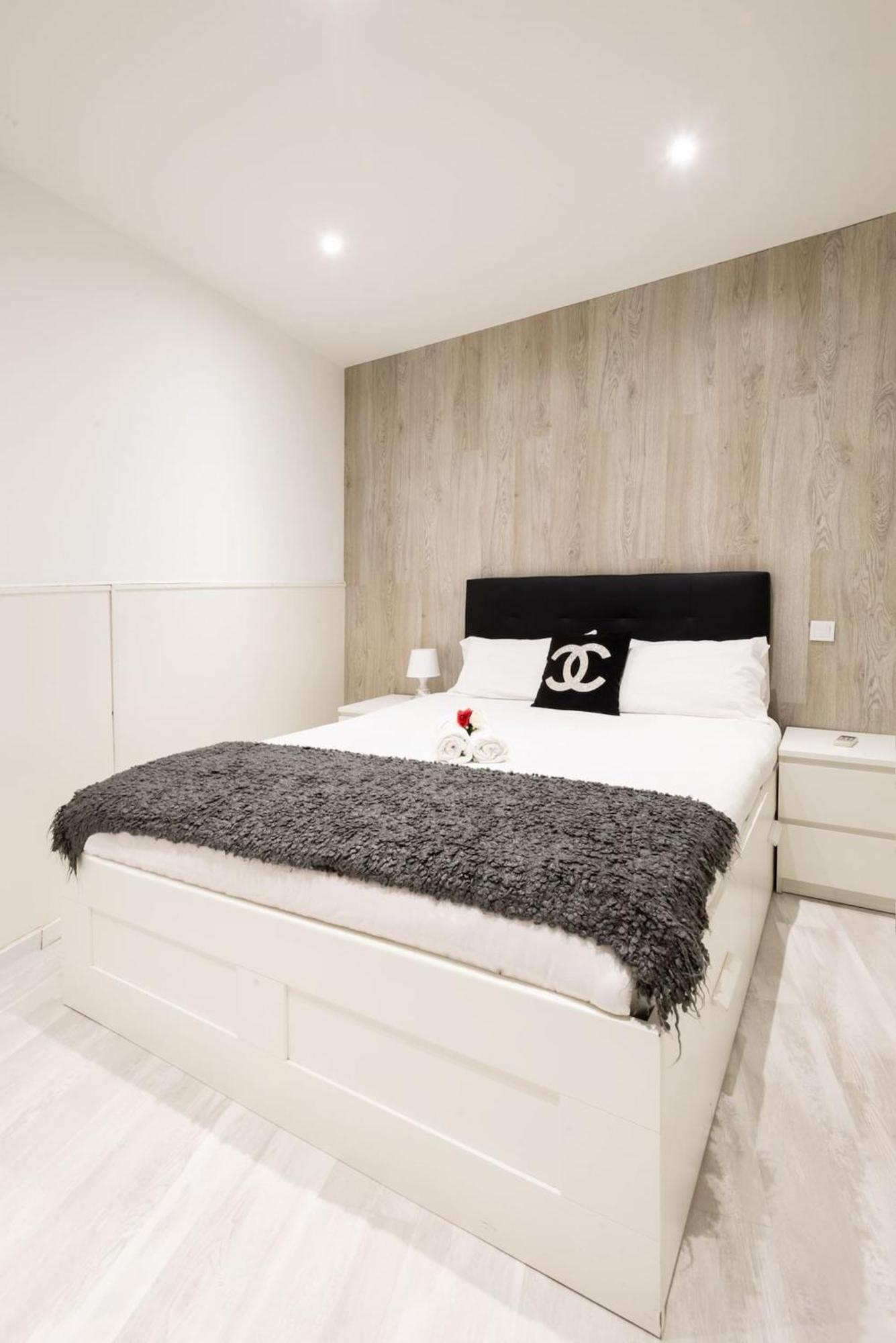 Apartamentos Day Madrid Tribunal Centro Gran Via Sol 외부 사진