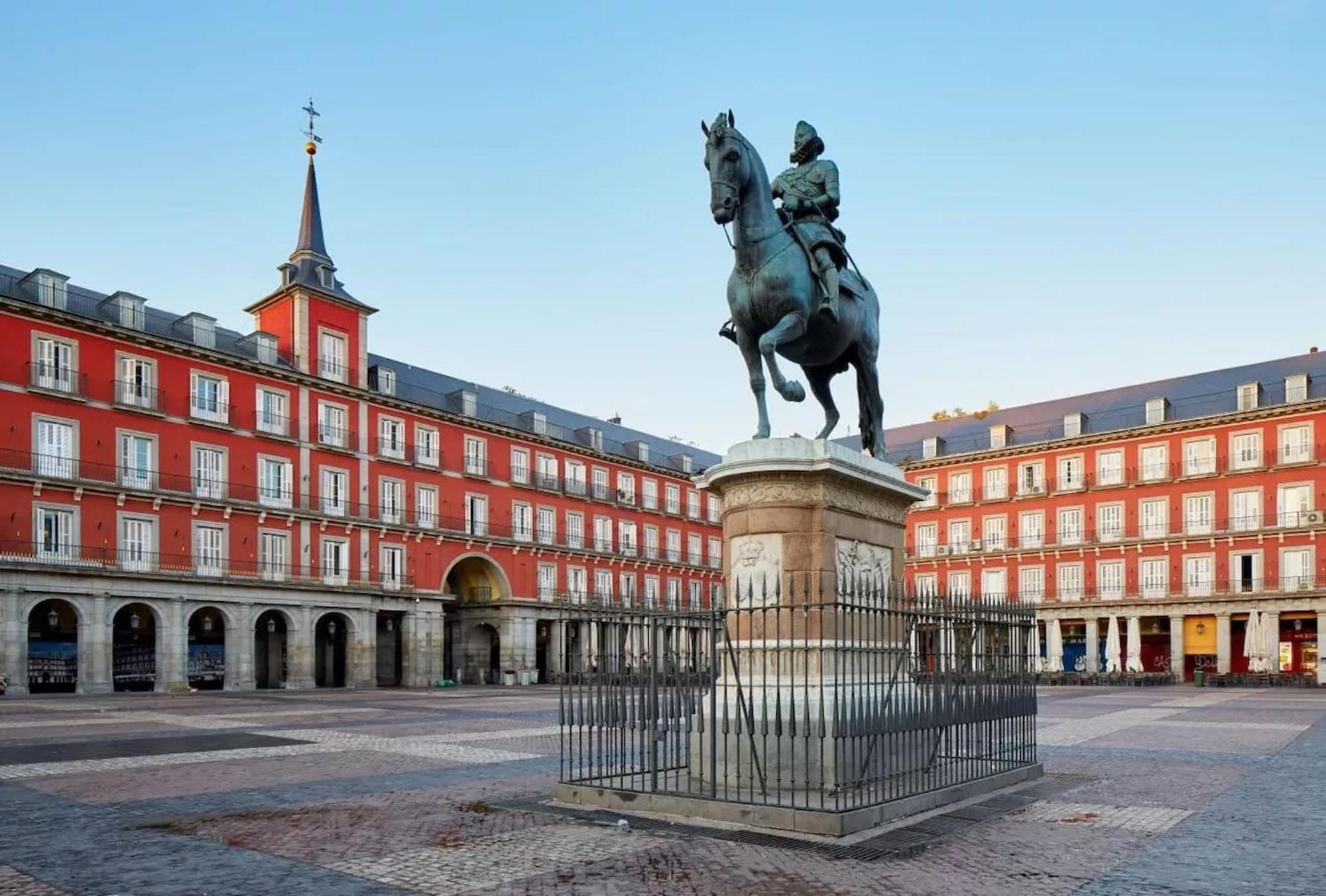 Apartamentos Day Madrid Tribunal Centro Gran Via Sol 외부 사진