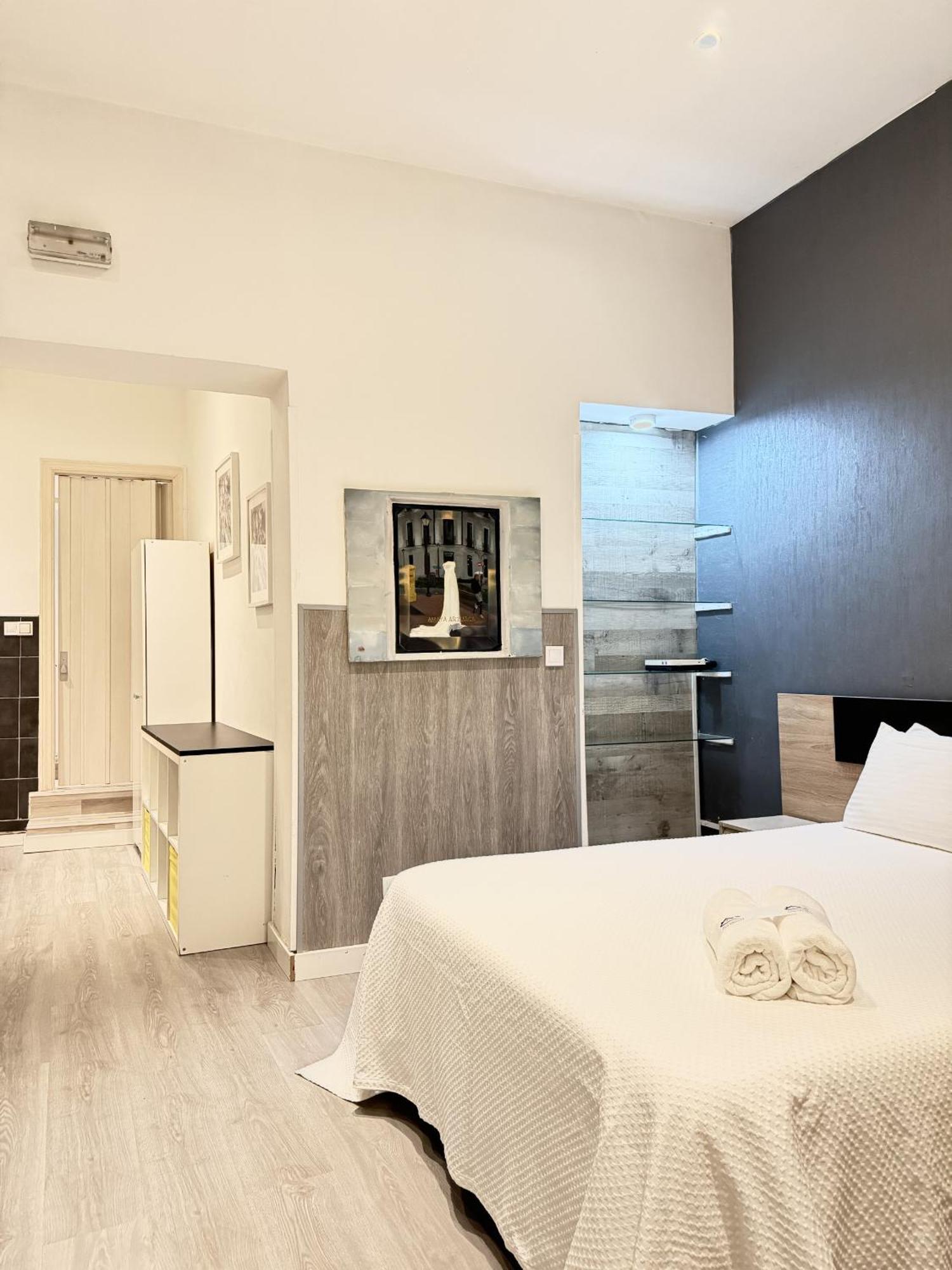 Apartamentos Day Madrid Tribunal Centro Gran Via Sol 외부 사진
