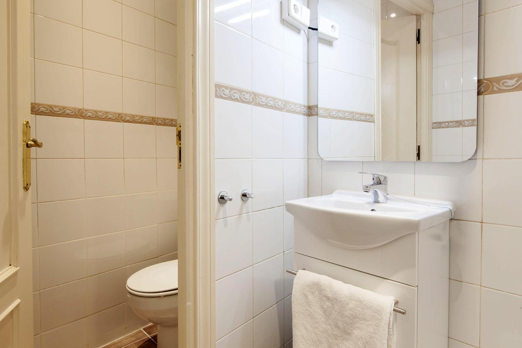 Apartamentos Day Madrid Tribunal Centro Gran Via Sol 외부 사진