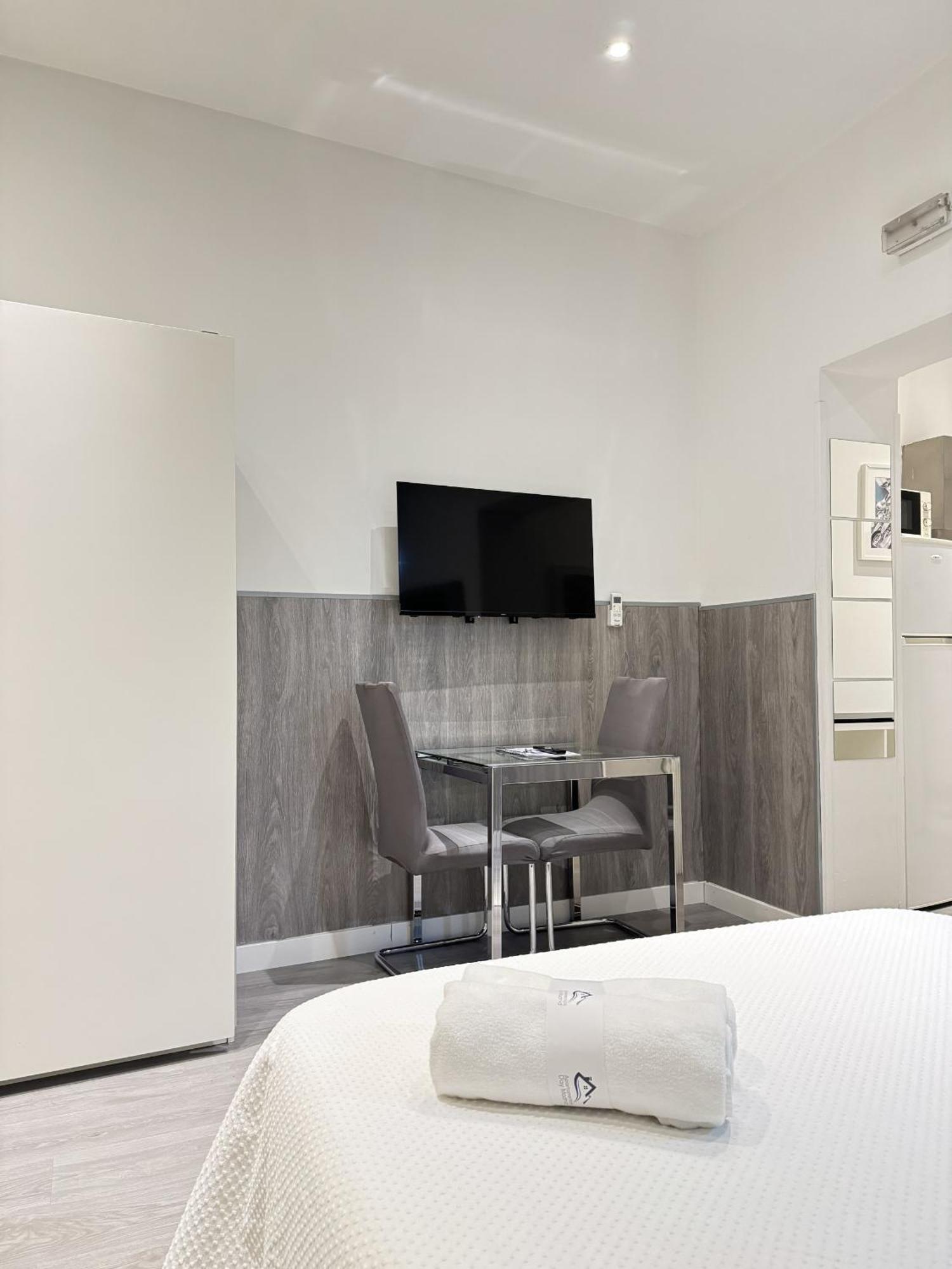 Apartamentos Day Madrid Tribunal Centro Gran Via Sol 외부 사진