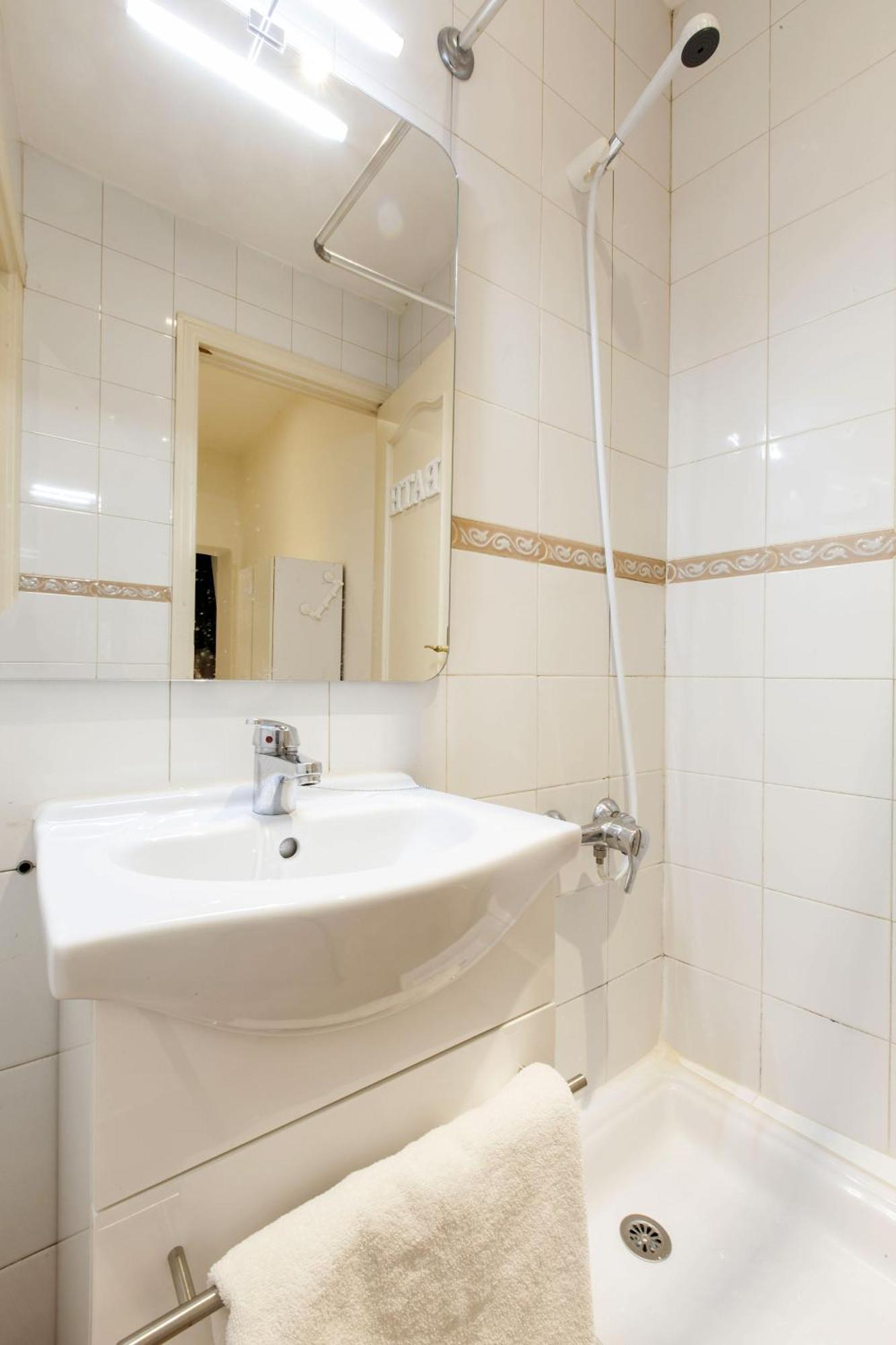 Apartamentos Day Madrid Tribunal Centro Gran Via Sol 외부 사진